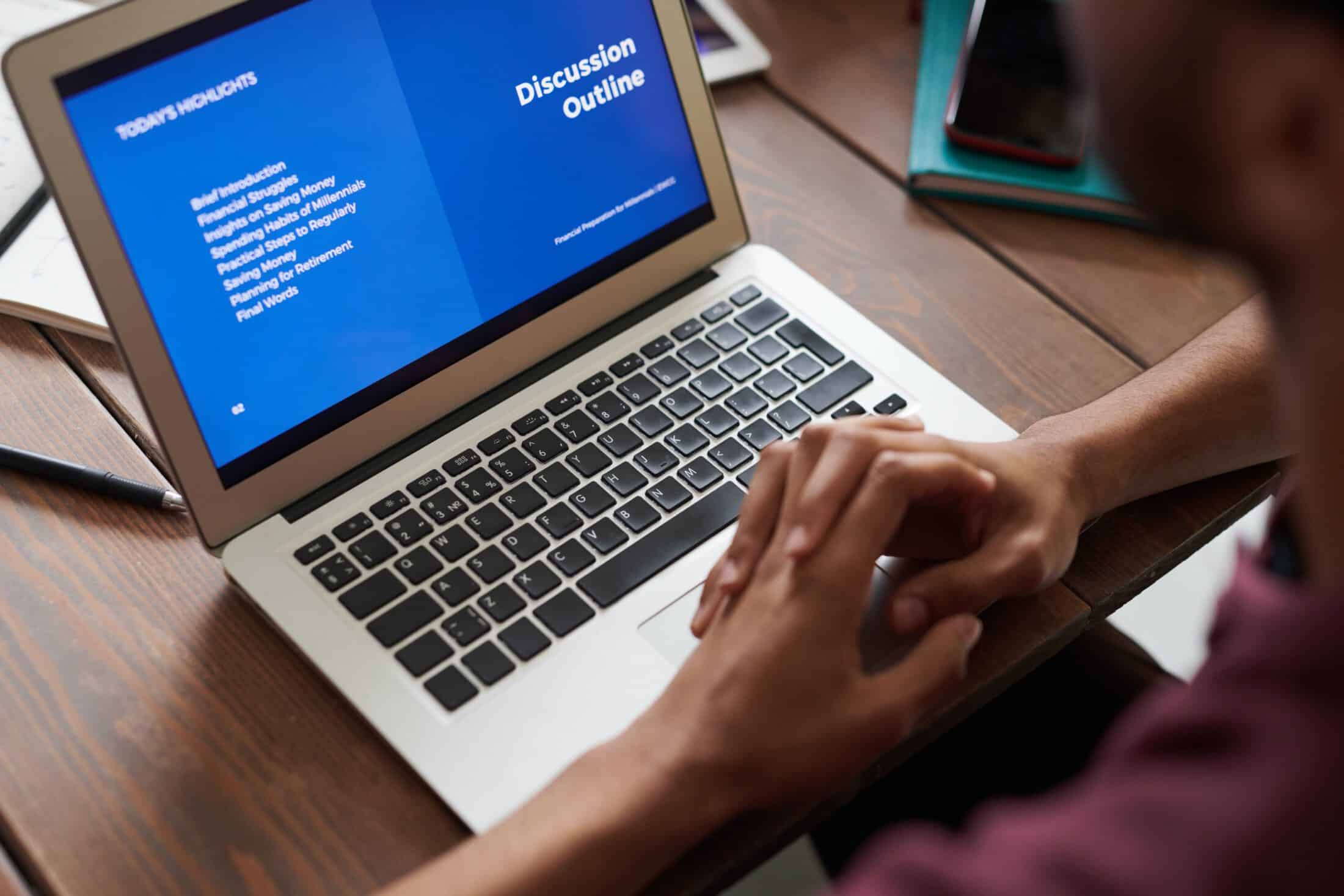 Präsentationsmodus auf einem Laptop